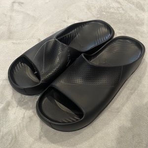 Jordan Post Slide - Size 12